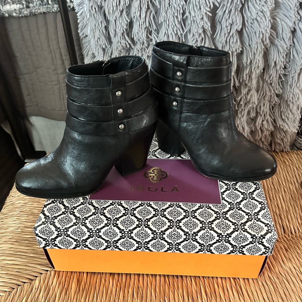 Isola leather black bootie size 6.5 - In great condition